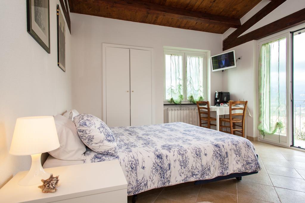 Agri Bed - L'Affittacamere In Collina - Guest Room On The Hill Lavagna Exterior photo